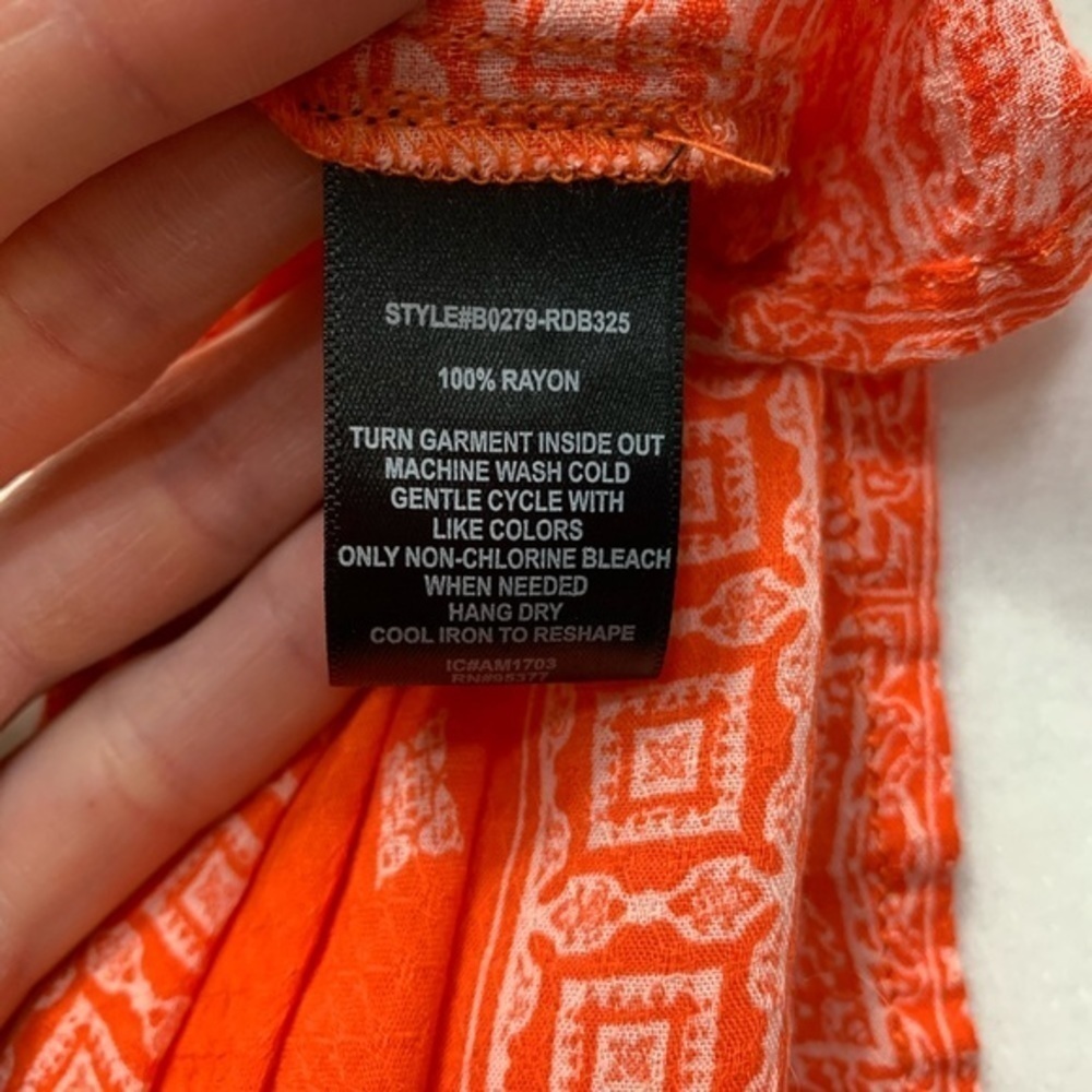 Sanctuary Palma Pleated Split Neck Sleeveless Top - image 7